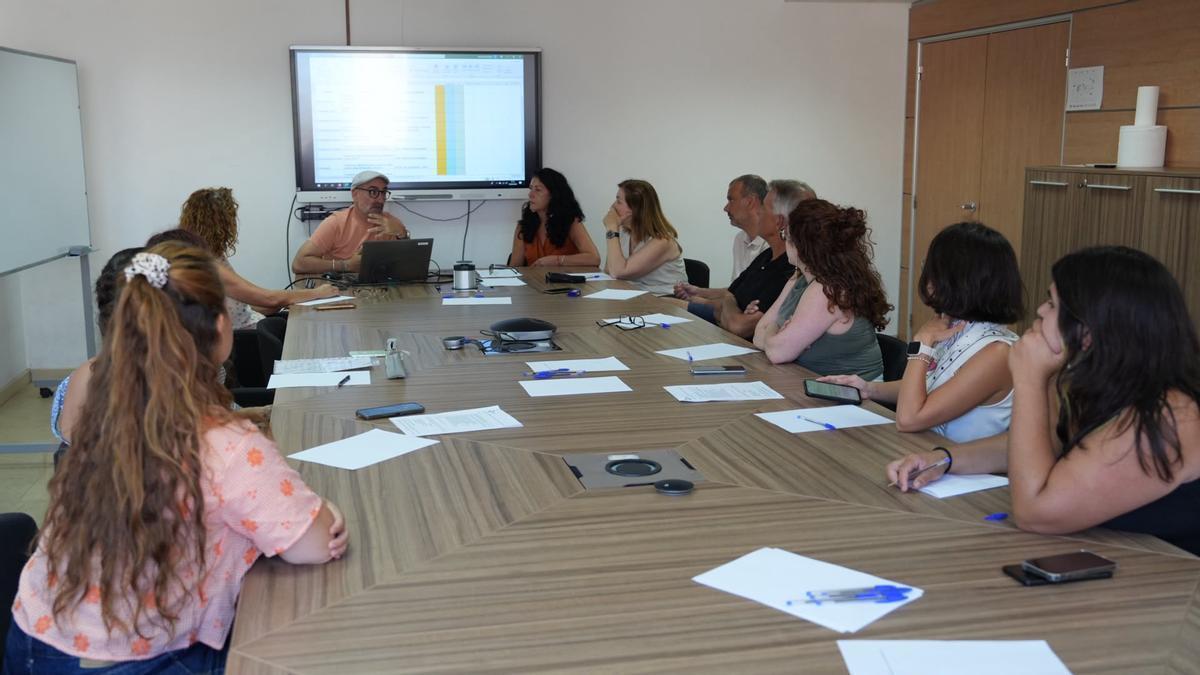 La Mesa de Accesibilidad celebrada en el Ayuntamiento de Ibiza.