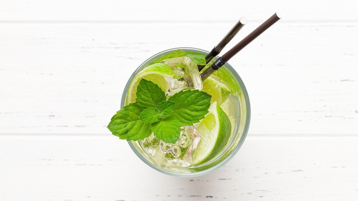 Un mojito fresquito listo para sevir