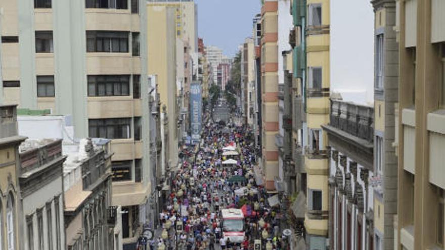 Compras en el domingo abierto de Triana, 3 de septiembre