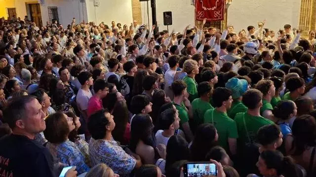 "Xàbia, que bonica eres": tiembla la plaza en el pregón de las fiestas