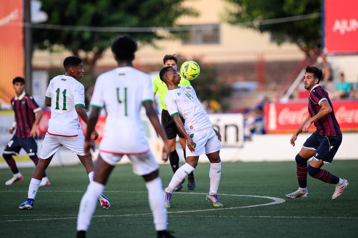 El partido finalizó con empate a cero pero los africanos fueron mejores en la tanda de penaltis.