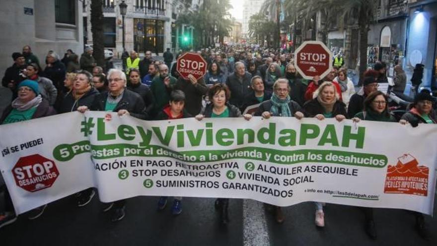 La PAH protestaba por el derecho a la vivienda y contra los desahucios.