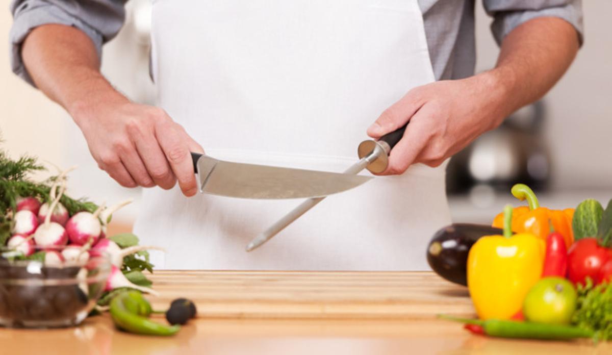Tres trucos infalibles para afilar los cuchillos de cocina