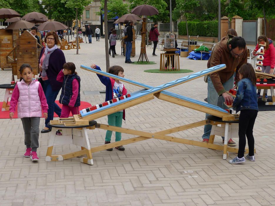 El passeig Nou s'omple de jocs