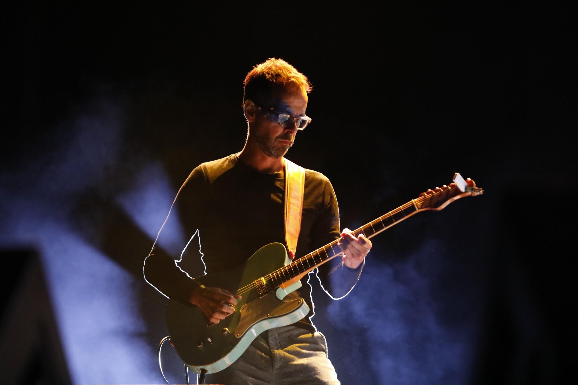 En imágenes: Concierto de Rodrigo Cuevas en la playa de Poniente