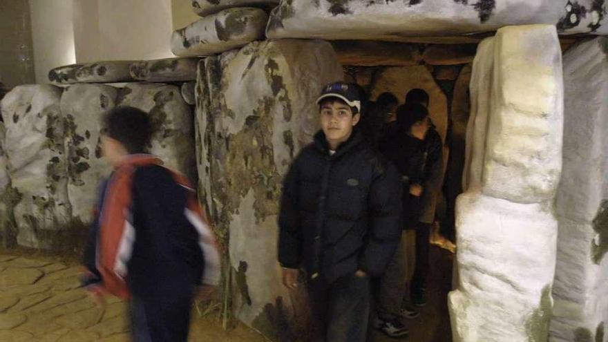 Escolares en el aula arqueológica de Morales de Rey.