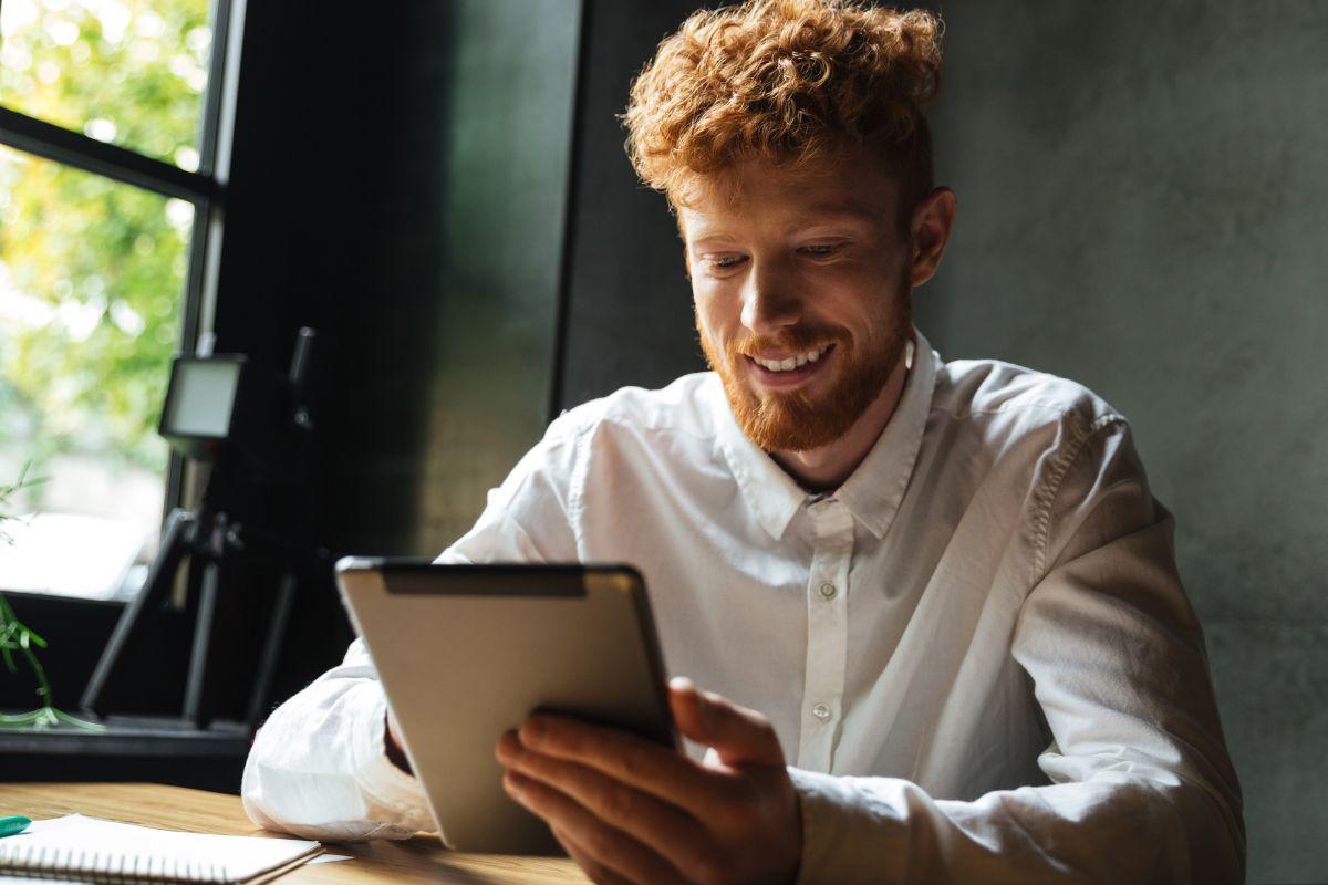 A su precio mínimo: Amazon liquida al 50 % la tablet todoterreno que ya roza stock (y más ofertas)