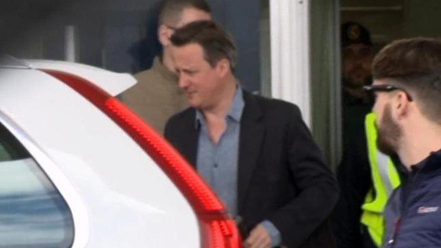 Más de 30.000 firmas piden que Cameron se quede en Lanzarote