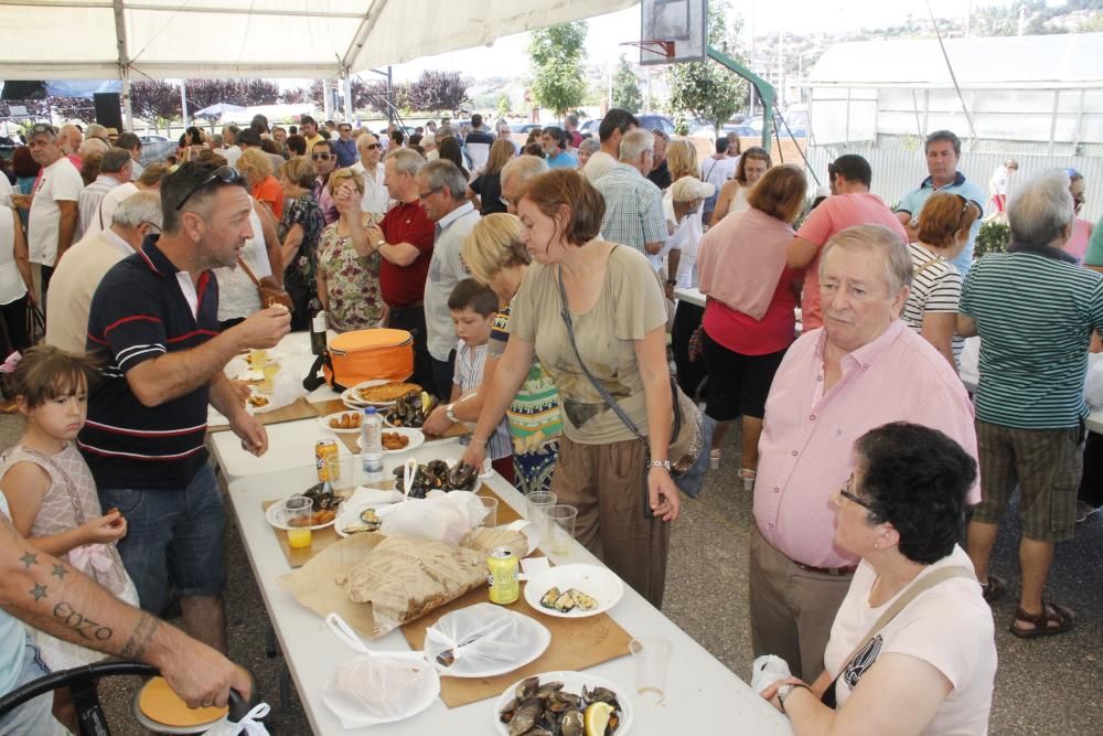 La Festa do Mexillón agota 5 toneladas de bivalvo y se convierte en un altavoz para exigir un auditorio