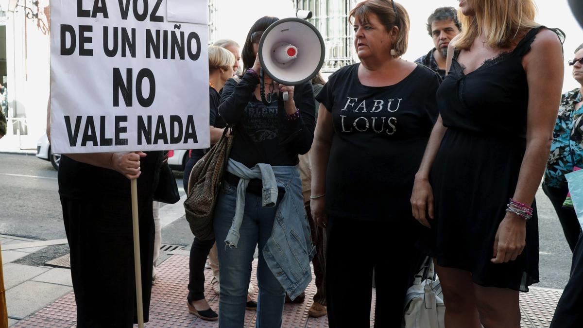 El maltrato infantil en España: la mitad son adolescentes y sube la gravedad.