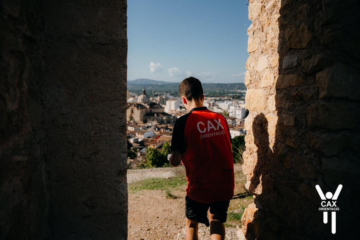 Un orientador del CAX durante la carrera del Campionat Autonómic en Xàtiva.