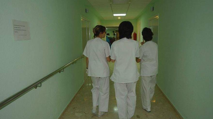 El Servet contrata enfermeras para paliar el colapso en Urgencias
