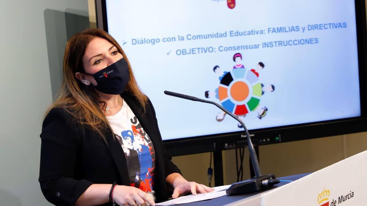 La consejera de Educación, durante la rueda de prensa.