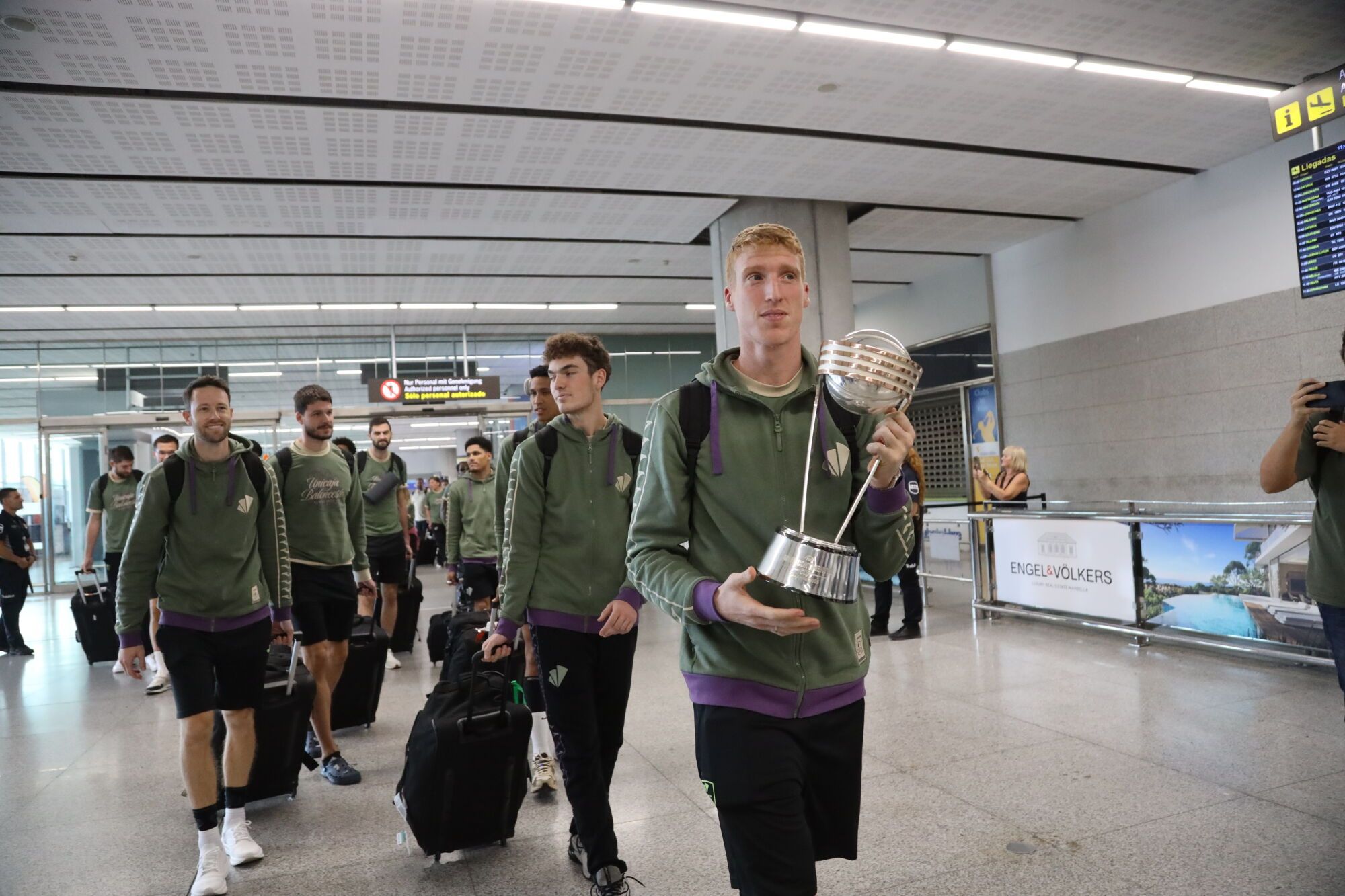 El Unicaja ya está en Málaga tras conquistar su segunda Intercontinental