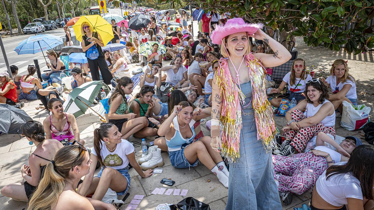 Colas kilométricas para ver a Harry Styles en concierto en el Estadi Olímpic.