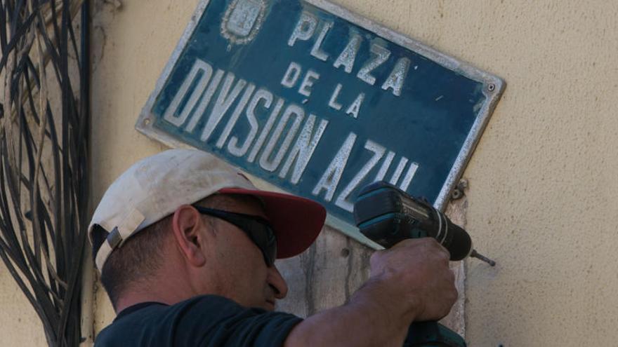 El PP cede a la presión de la oposición y convoca la comisión para cambiar las calles franquistas