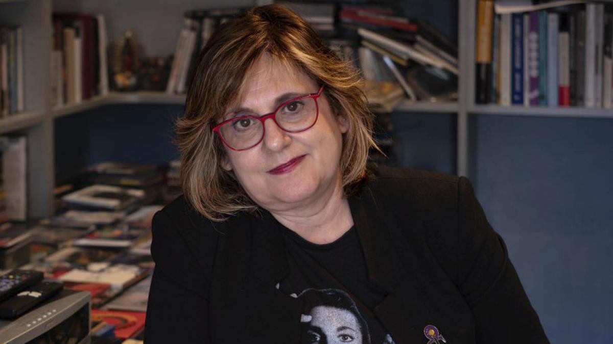 Montse Frisach, experta en Prince i autora del llibre ‘Prince. El alquimista  púrpura’. | ROBERT SCHMIDT / AFP