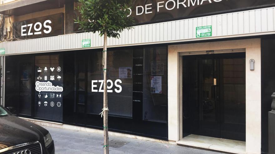 Fachada de la sede que EZOS tiene en Cartagena.
