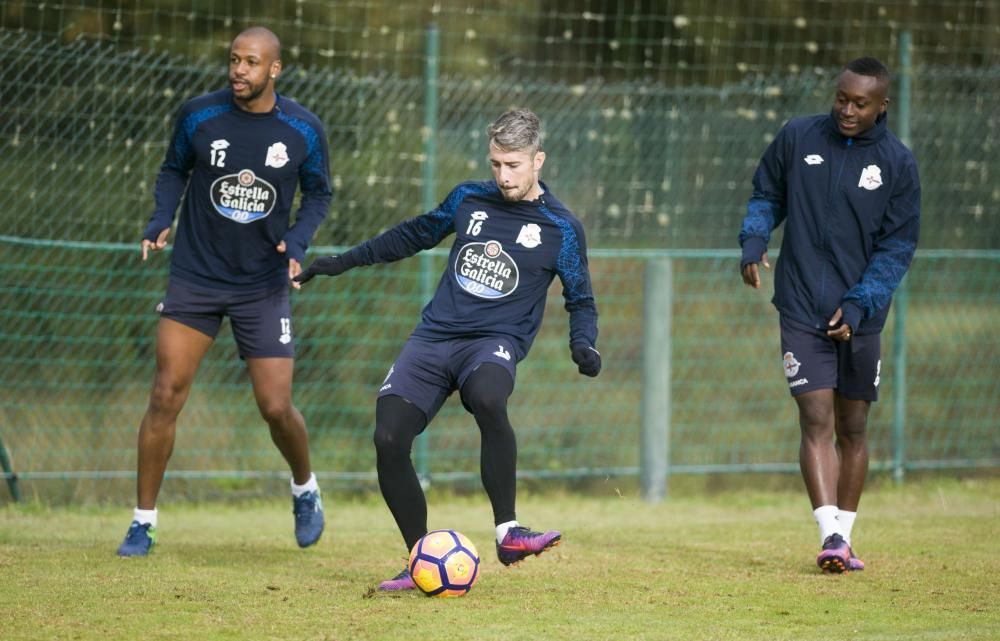 El técnico convoca a 19 jugadores, por lo que tendrá que hacer un último descarte antes del encuentro ante el Sevilla.