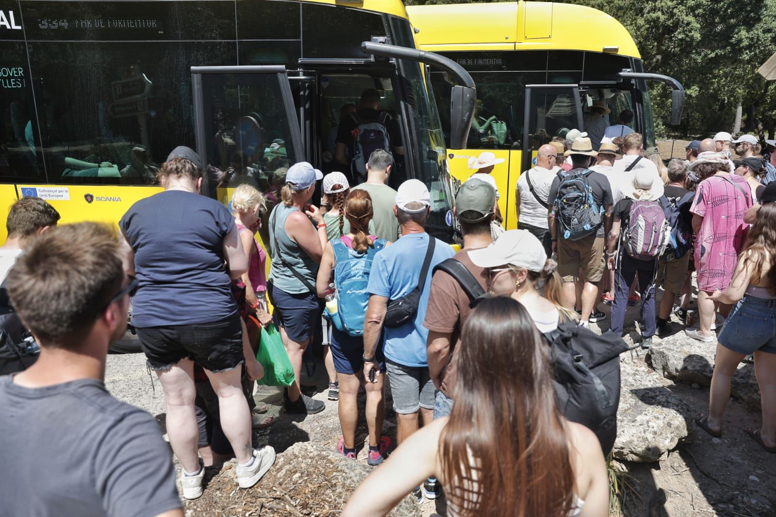 Así está siendo el primer día de restricciones para acceder a la playa y al faro de Formentor