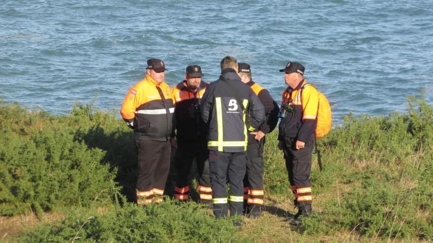 Se suspende la búsqueda del pescador desaparecido en Llanes hasta mañana