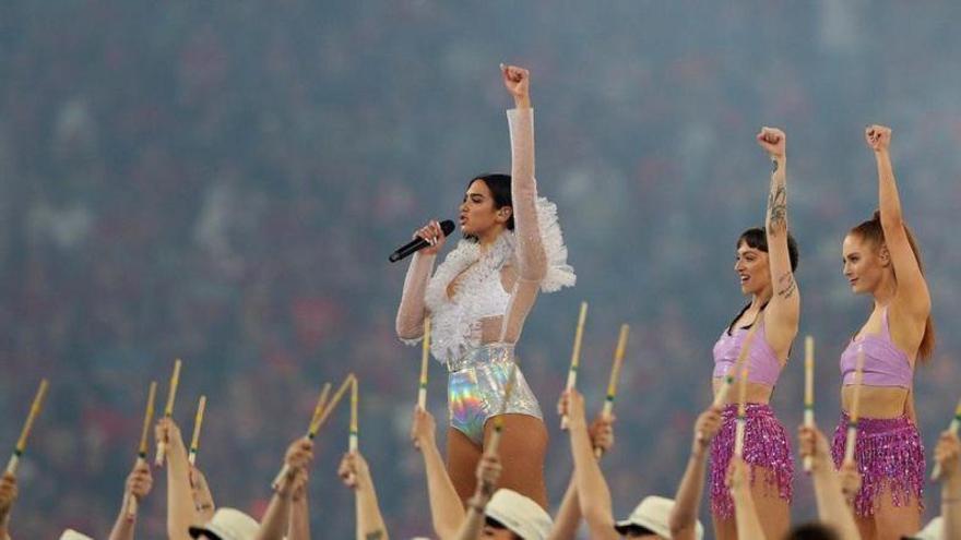 El mensaje feminista que la cantante Dua Lipa coló en la final de Champions