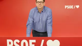 Salazar renuncia a sus puestos en la Ejecutiva del PSOE y Moncloa tras ser acusado de “acoso sexual”