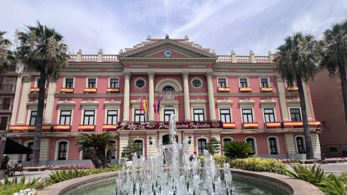 Fachada del Ayuntamiento de Murcia.