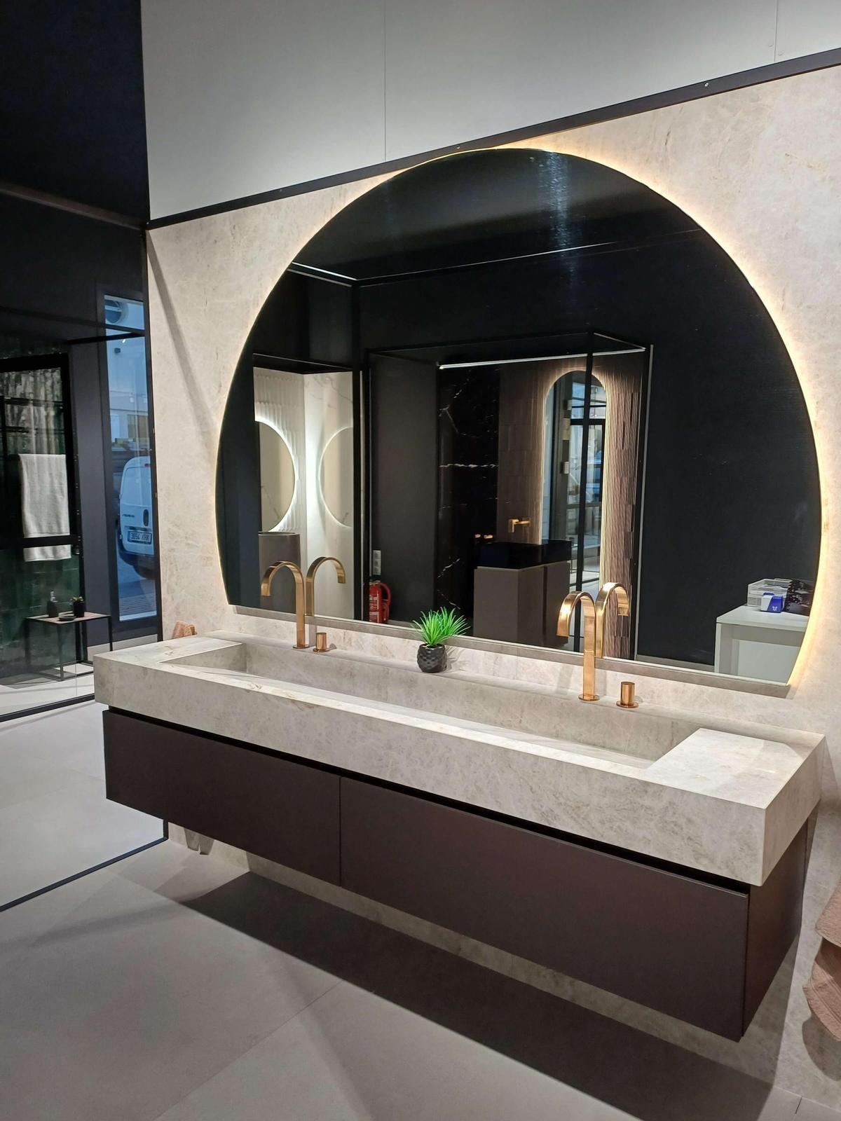 Los azulejos para baños modernos se caracterizan por sus texturas suaves