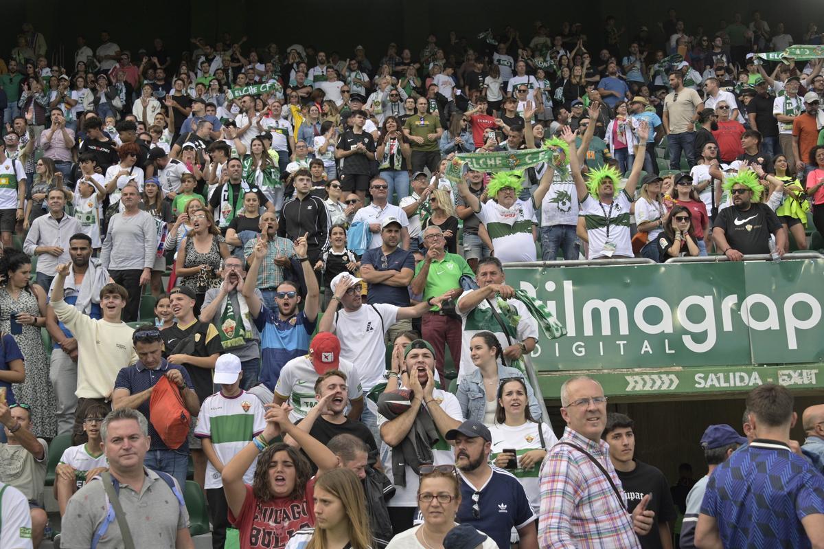 Aficionados del Elche CF durante un partido de la temporada pasada