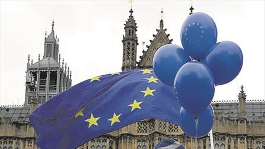 Los erasmus de la UJI en Reino Unido penden de un hilo por el caos del ‘brexit’