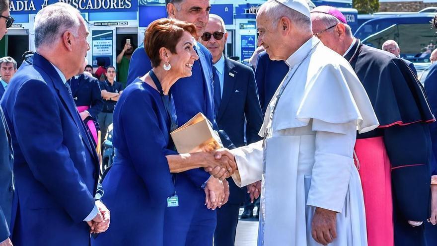 Onalia Bueno, alcaldesa de Mogán, tras la visita del papa León XIV: "Pedro Sánchez se hubiese arrayado un millo si hubiera querido hablar conmigo cinco minutos para dar una explicación"
