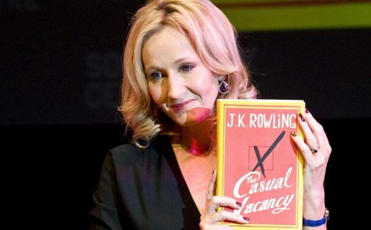 J. K. Rowling, durant la presentació de ’The casual vacancy’, la setmana passada a Londres. J. K. Rowling, durant la presentació de ’The casual vacancy’, la setmana passada a Londres.