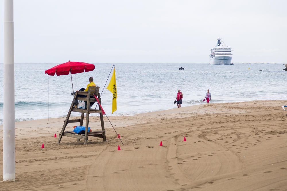 Cruceristas con acento alemán en Benidorm