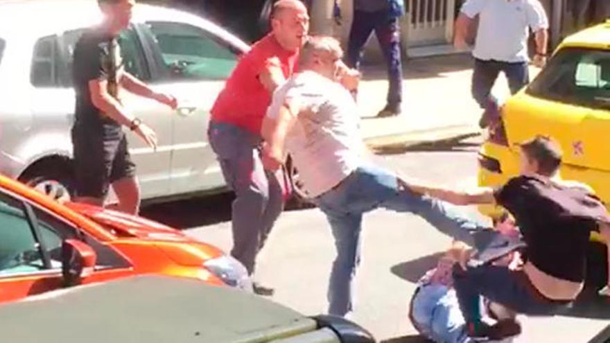 Un altercado de tráfico acaba en pelea en el centro de Ourense