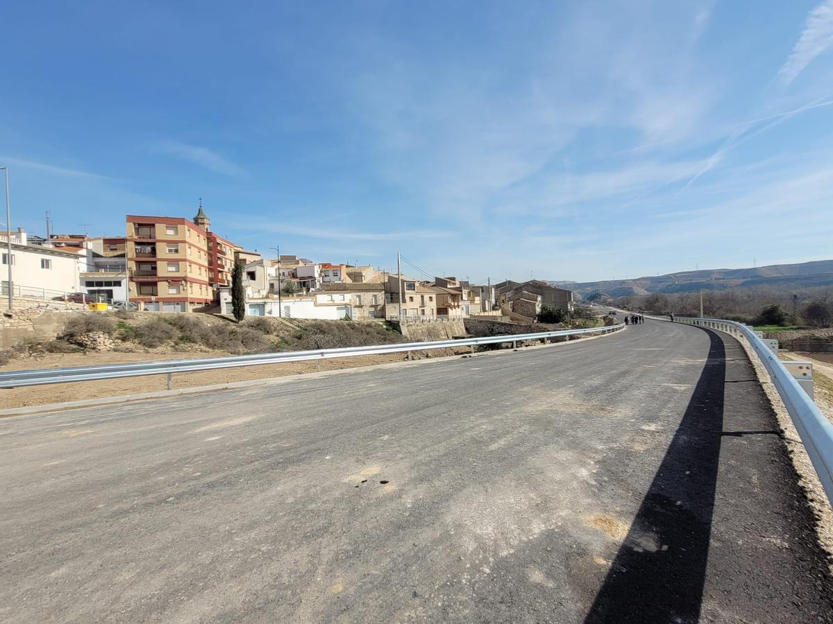 Parte de la variante ya está asfaltada y renovada.