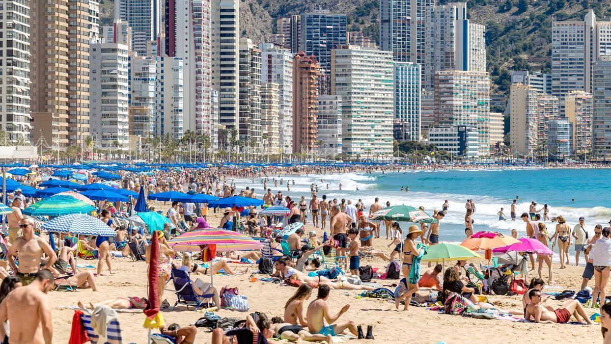 La playa de Levante de Benidorm.