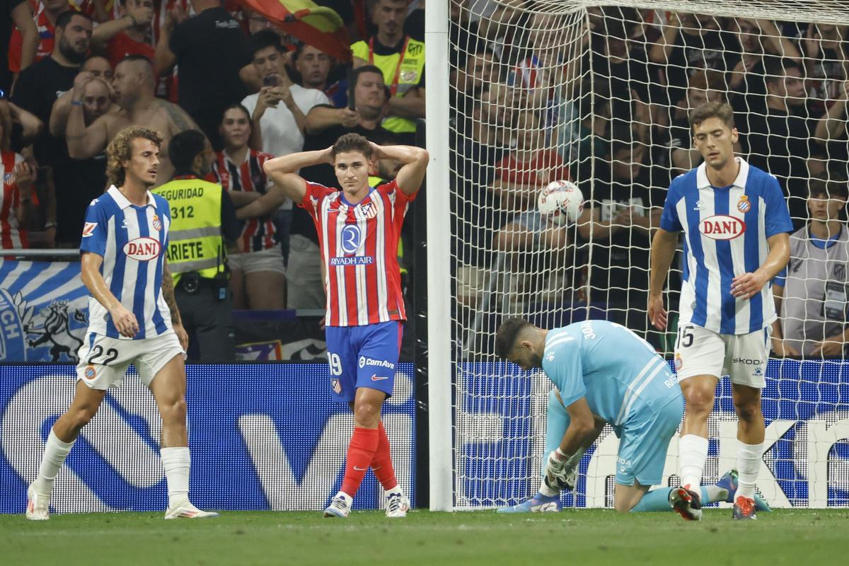 Julián se lamenta tras fallar una ocación ante el Espanyol