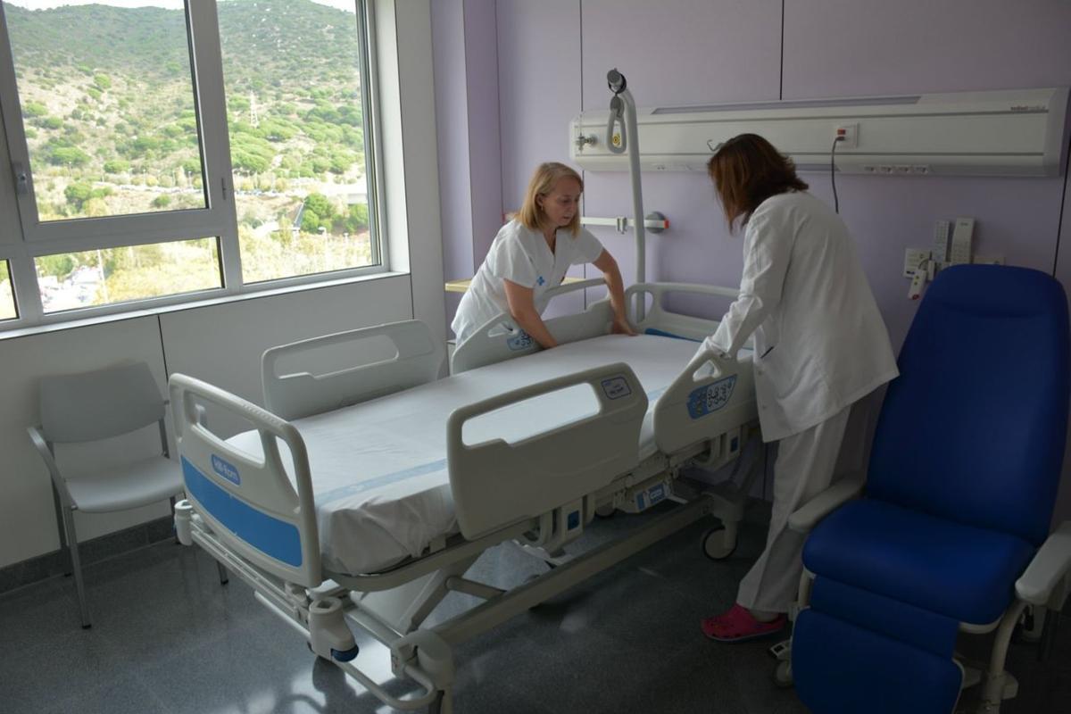 Una habitación de la nueva área de Ginecología y Obstetricia del Hospital Germans Trias de Badalona.