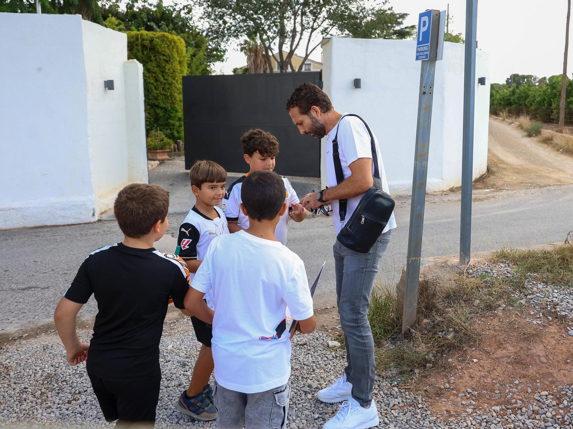 Así ha sido la comida de conjura del Valencia CF, con la presencia de Rafa Mir