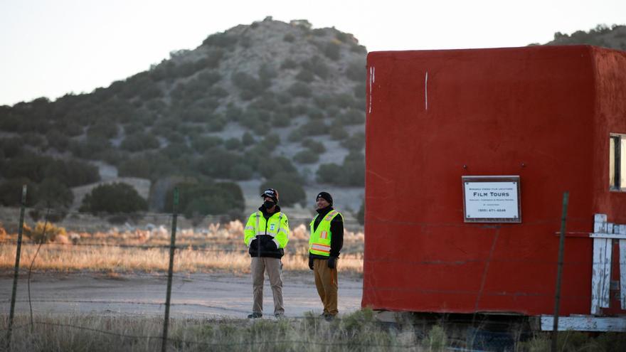 Agentes se seguridad en el área donde se rodaba la película.