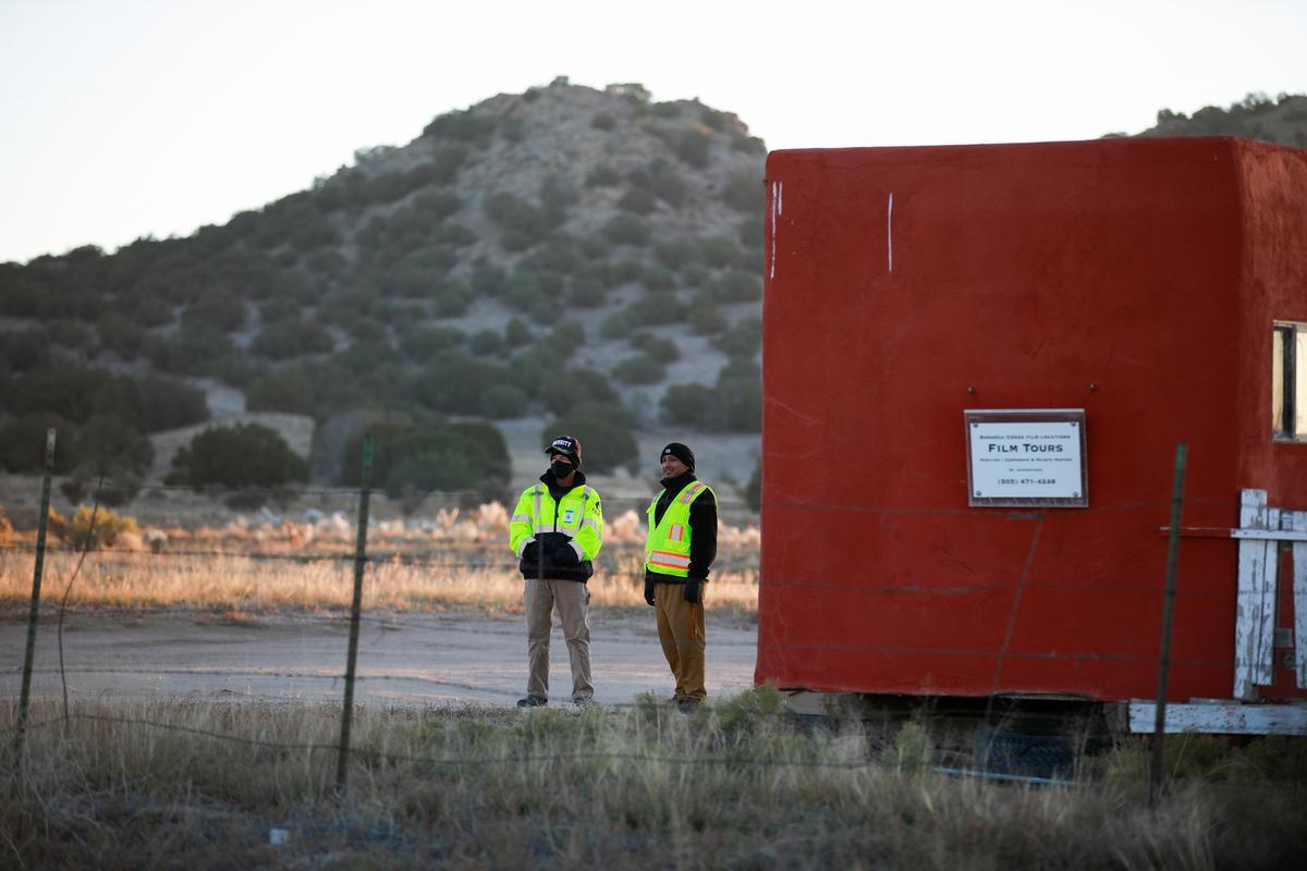 Agentes se seguridad en el área donde se rodaba la película.