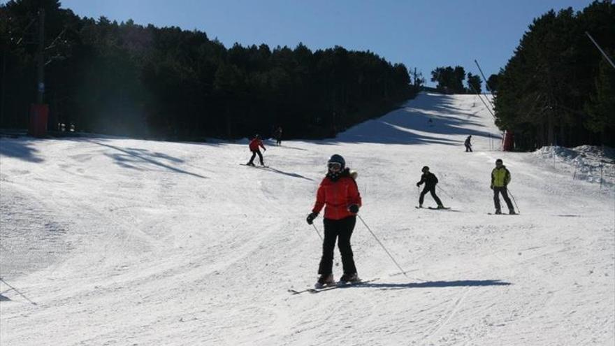 El turismo rural salva unas fiestas marcadas por la falta de nieve