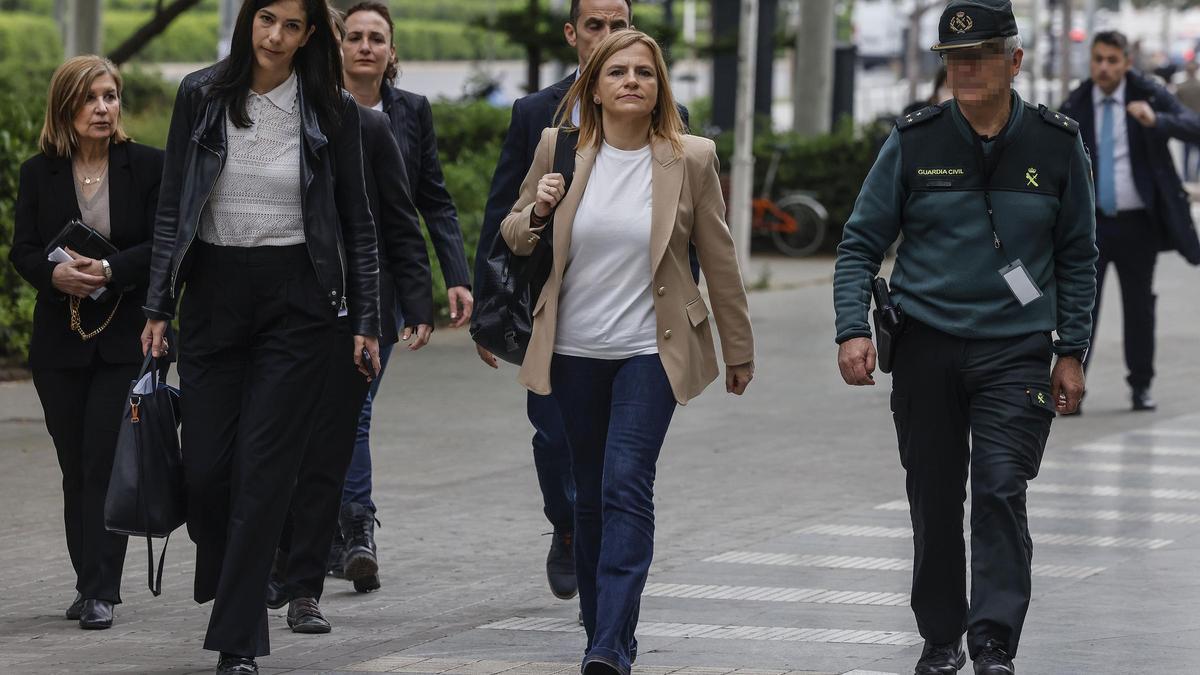La delegada del Gobierno, Pilar Bernabé, llega a declarar como testigo a la Ciudad de la Justicia, el pasado lunes.