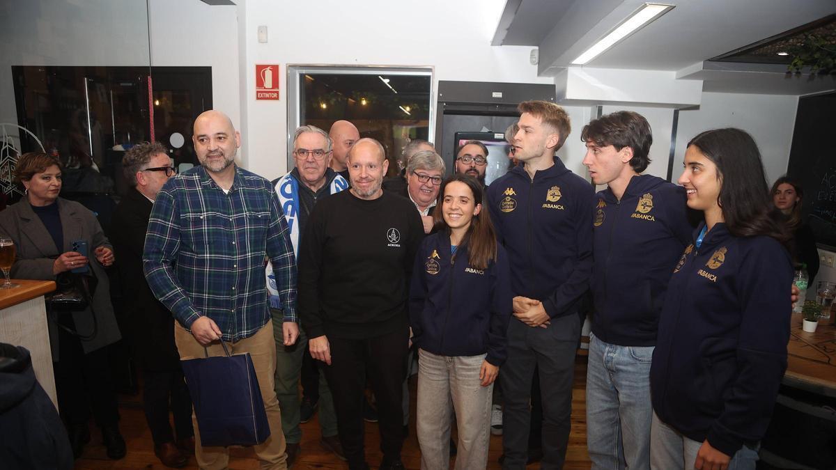 La peña deportivista Acrunia da sus primeros pasos en Vioño