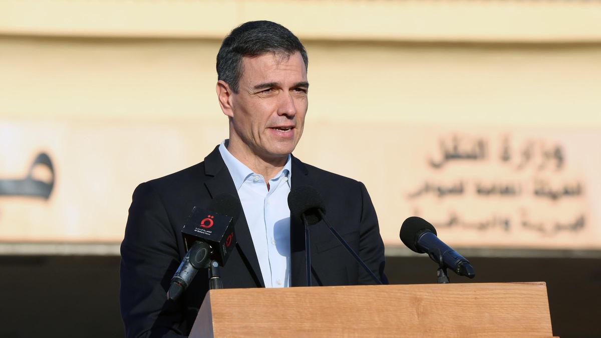 Pedro Sáchez, durante su comparecencia en el lado egipcio del paso de Rafah.