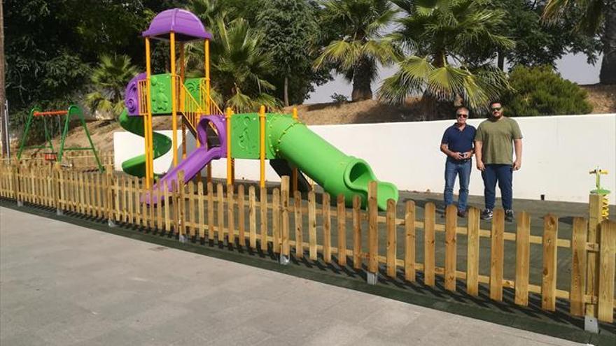 Abierto en Belmez un nuevo parque infantil junto a la ermita de la Virgen