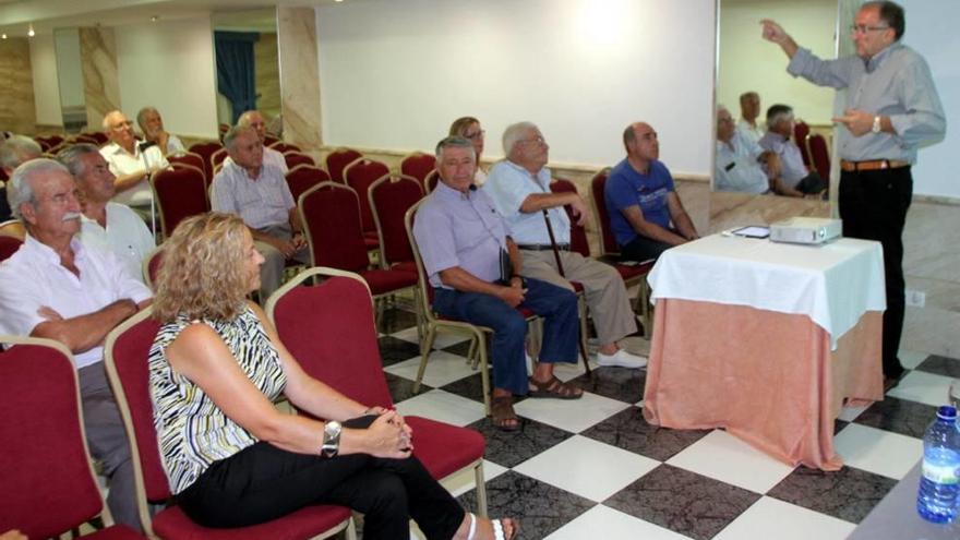 Reunión de los afectados por la CAM