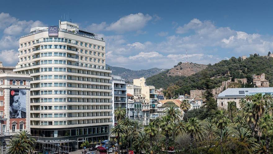 La Costa del Sol recibe hasta agosto un 4,8% más de viajeros hoteleros que en 2019