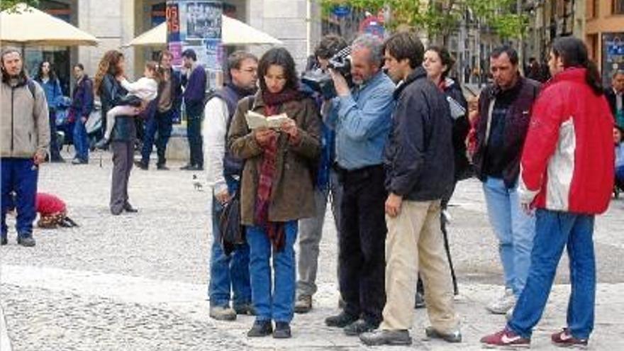 Ariadna Gil, durant el rodatge de la pel·lícula &quot;Soldados de Salamina&quot; a la ciutat de Girona.